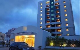 Hotel Royal Orchid Golden Suites Pune